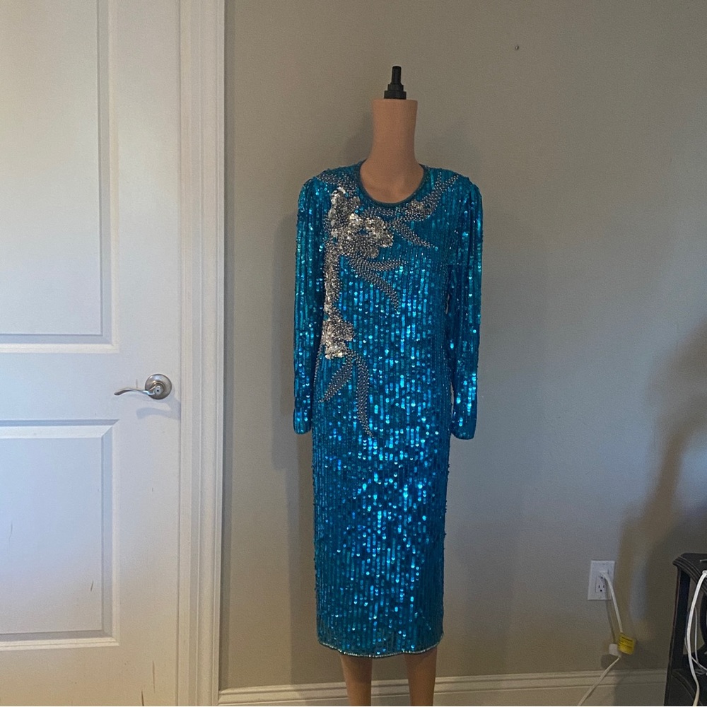 Vintage SHO MAX original, 100% Silk, fully lined, Beaded & Sequined Dress